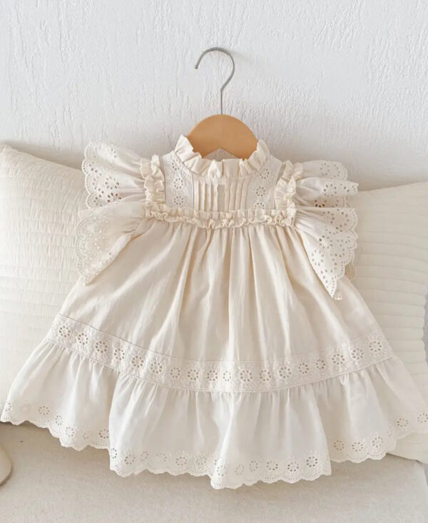 Vestido beish encaje 1/2 años