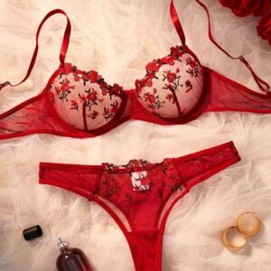 Conjunto rojo bordado flores S